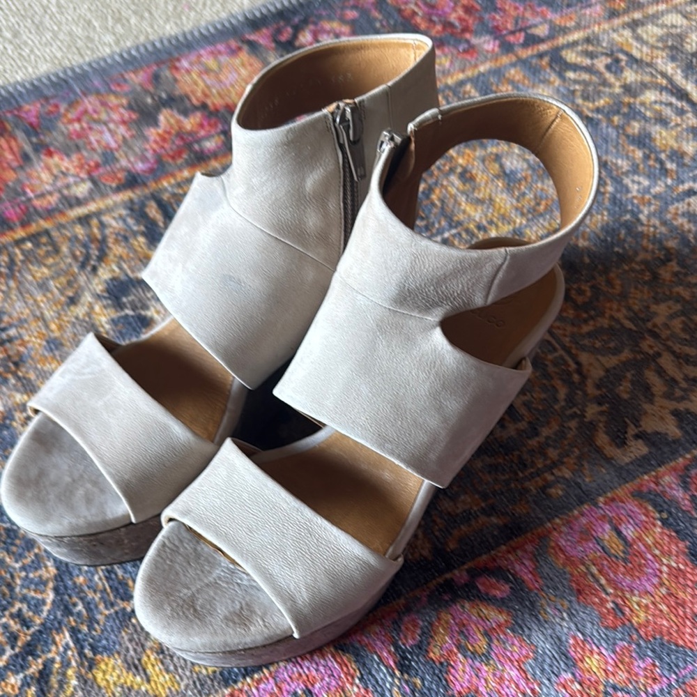 Elegant Gray Coclico Women's Sandals
